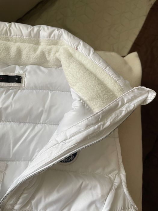 Жилетка бренду Oodji