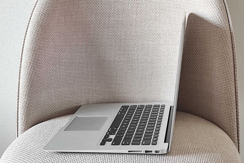 MacBook Air 13 (Core i5, 8/256ГБ, АКБ 6-8 годин) Ноутбук Apple 2017