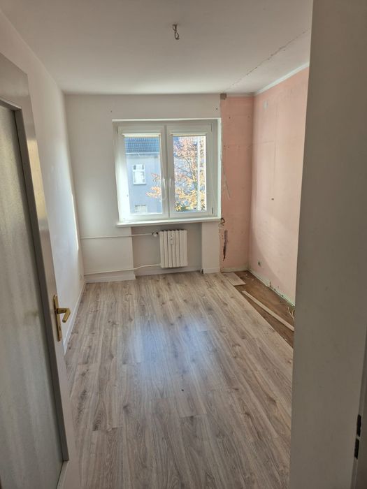 Mieszkanie 3 - pokojowe na 1 piętrze