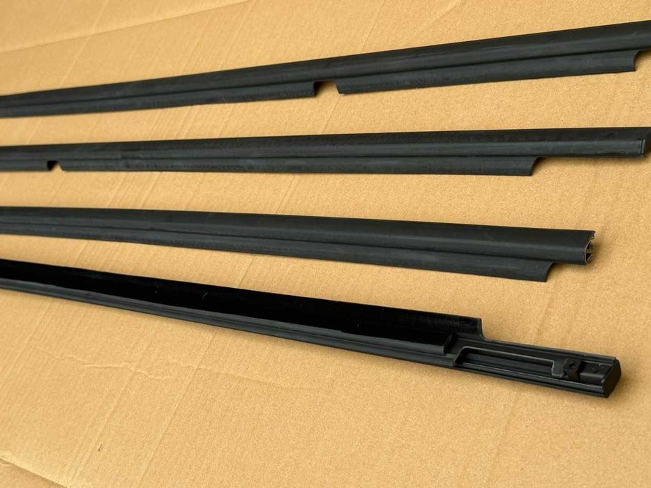 Уплотнители дверных окон Toyota Land Cruiser Prado 150 (09-23)
