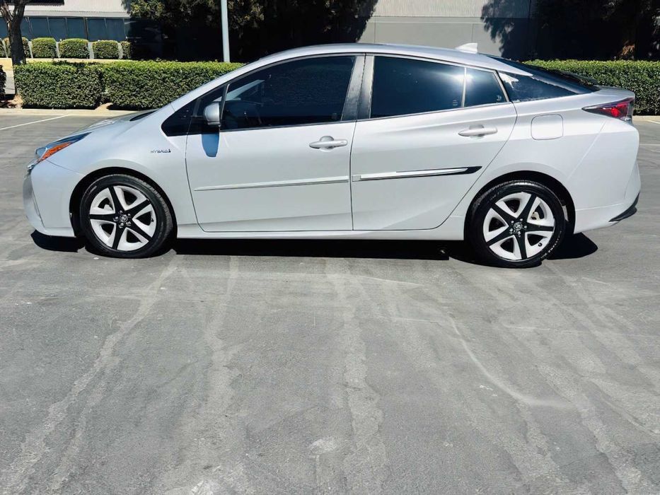 Toyota Prius      2016
