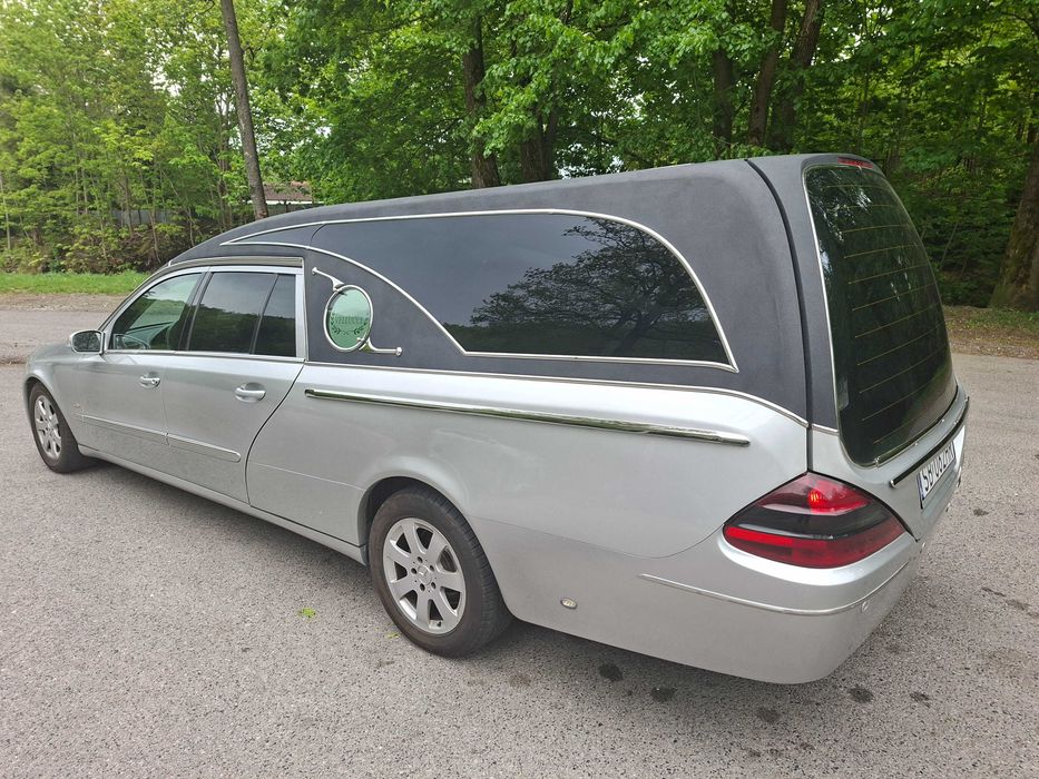 Karawan pogrzebowy Mercedes Benz