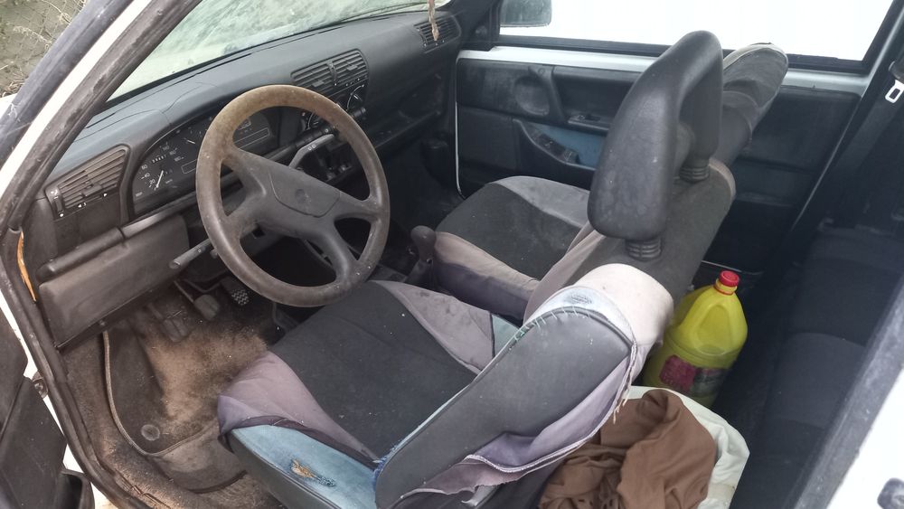 Lancia Y10 LX 1989 para peças, com chaves e documentos.