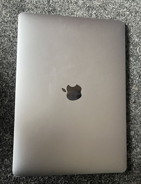 Продам Macbook Air 2019р