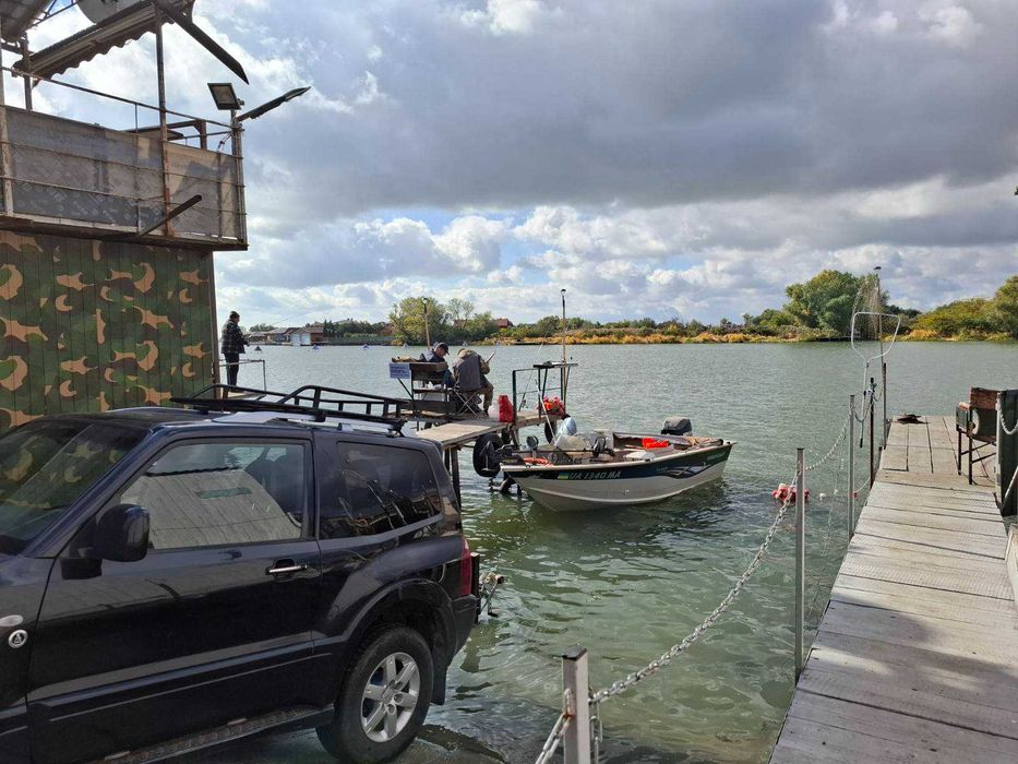 Продам курень в с Маяки на базе стоянке катеров.