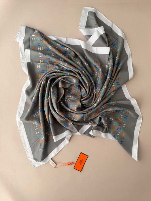 Елегантна хустка в стилі Hermès 90x90 см