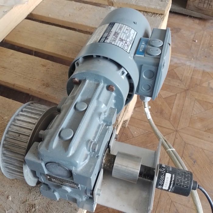 Silnik elektryczny z przekładnią