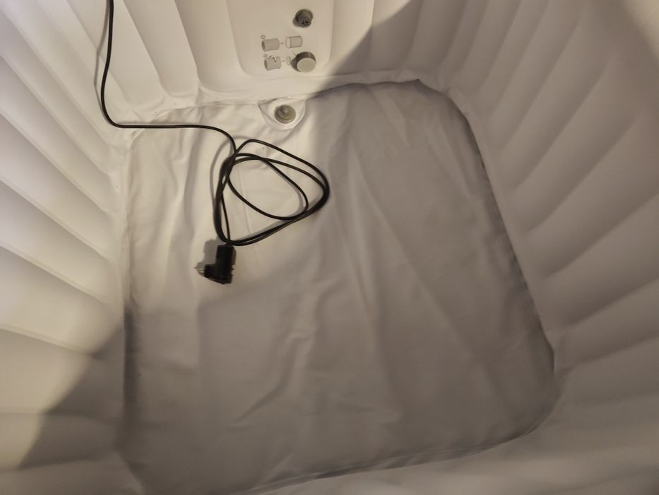 Jacuzzi Basen SPA z hydromasażem nadmuchiwany kwadratowy FLORENCE 600 l