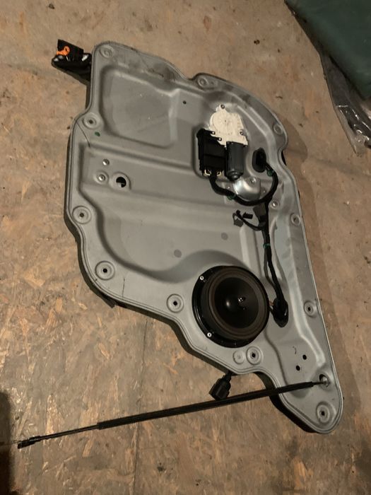 Podnosnik szyb VW TOURAN 1T0