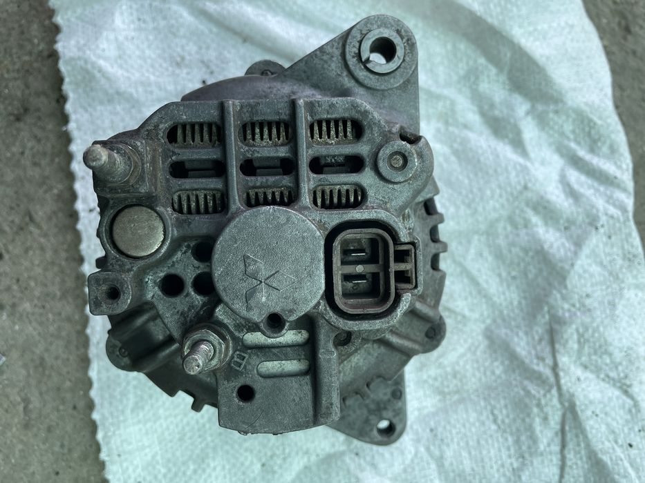 Генератор Митсубиси Галант 6  1.8 бензин