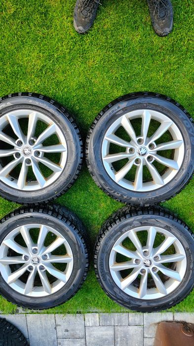 Alufelgi Skoda koła zimowe 5x112 205/55R16 Opony Toyo