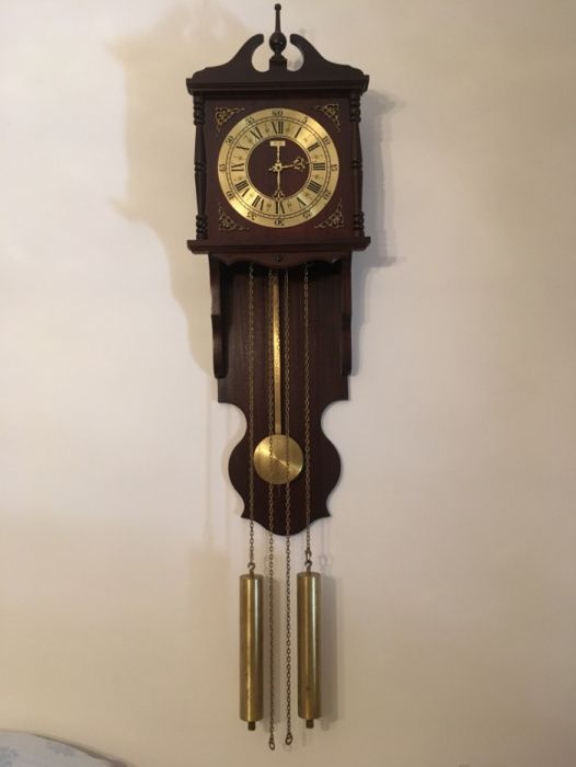 Relógio Antigo de Pêndulo