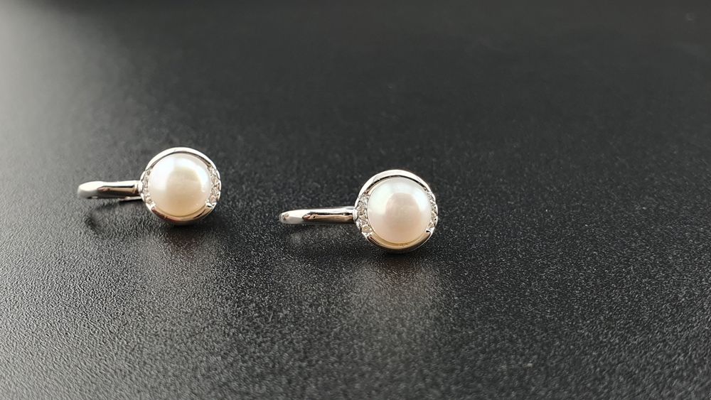 Kolczyki srebrne pr.925 z perłą perełką i cyrkoniami na biglu francusk