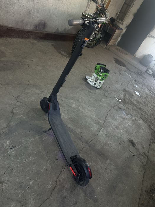 Продам электросамокат