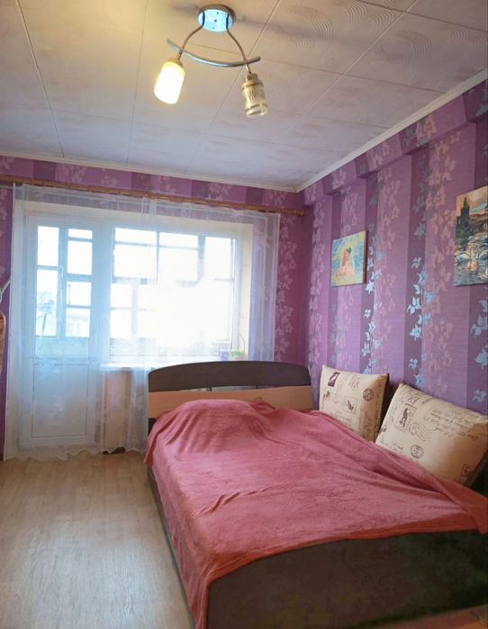 Продам 2 х ком квартиру. Матросова.