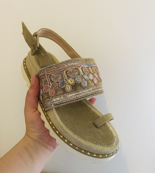 Sandalias com brilhantes