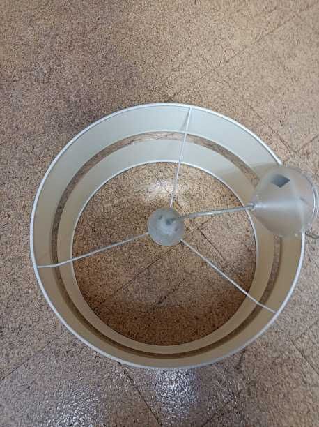 Candeeiro de tecto branco
