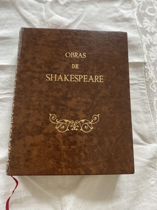 Livro Antigo "Obras de Shakespeare" -1960