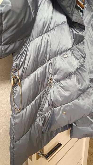 Продам стильную женскую куртку пуховик 50-52р.