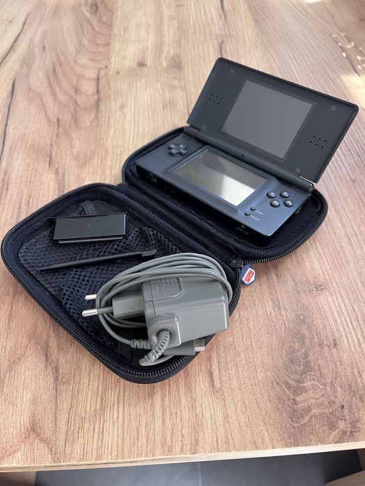 Nintendo DS Lite + Guitar Hero On Tour completo + acessórios + bolsa