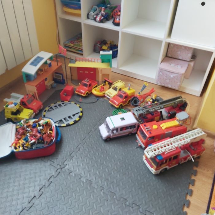 Strazak sam auta figurki latarnia