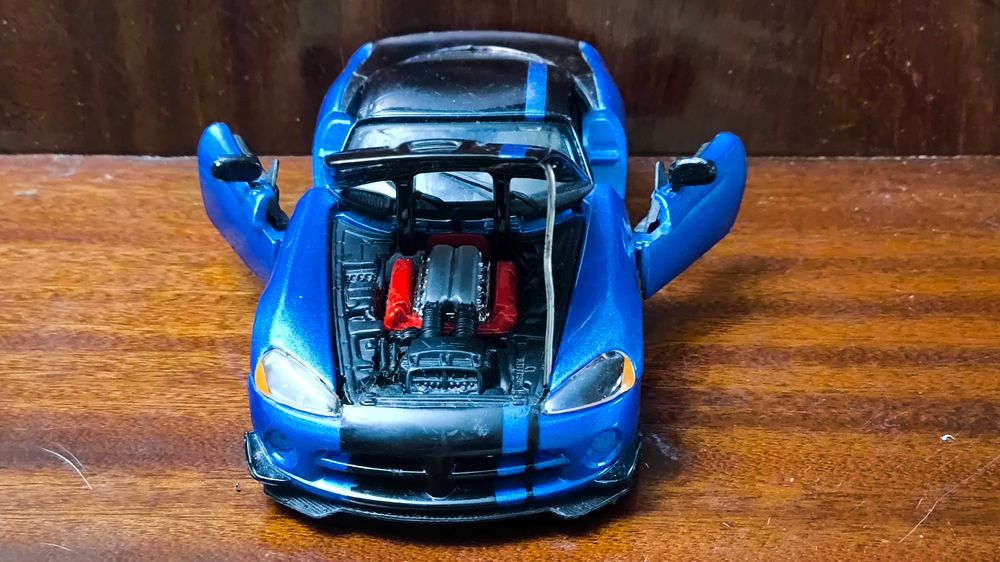 Машинка Dodge Viper SRT10 ACR - Bburago 1/24