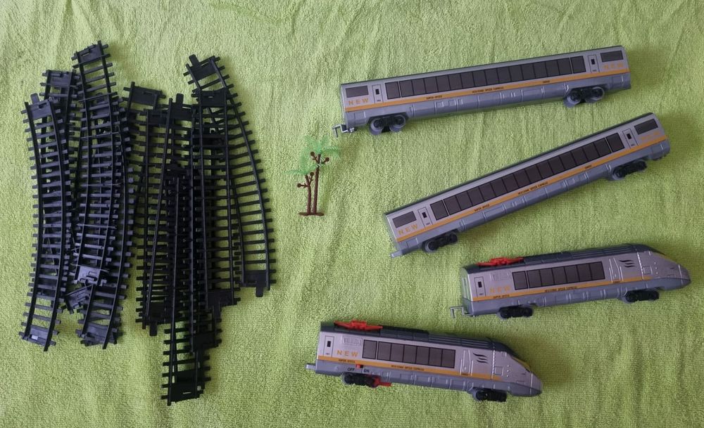 Pista de Comboios para peças não esta Completa