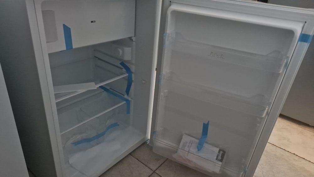 Mini Frigorífico com congelador kunft