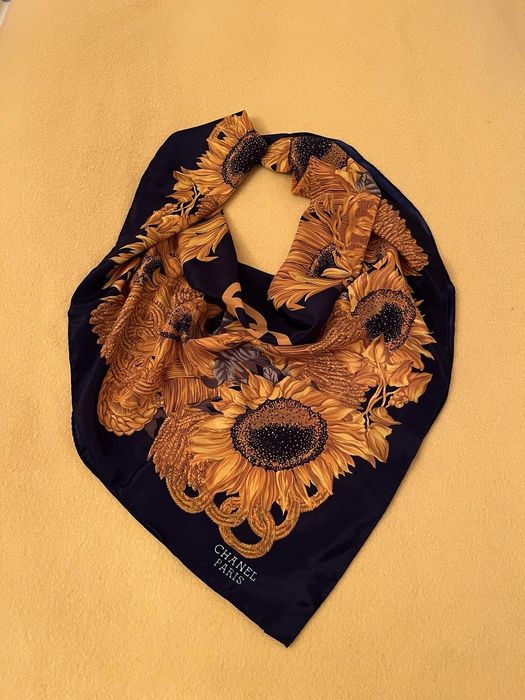 Chusta Chanel w słoneczniki