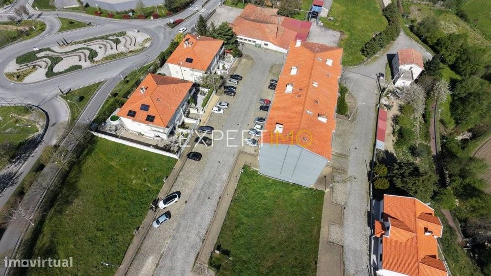 Dois Lotes urbanos para 24 (8+16) apartamentos, em zona premium de...