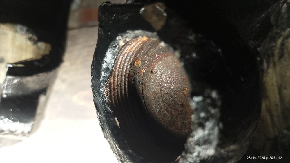 Поворотні кулаки Peugeot 405 1000грн.