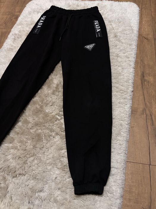 Spodnie dresowe sportowe Prada