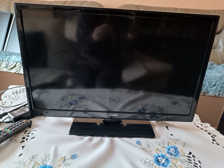 Телевізор 24" Luxor (12V та 220V). Ідеально для авто, фури або від АКБ