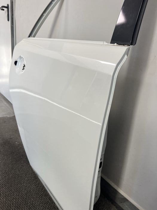 Drzwi tył prawe Toyota Auris II  kod 070 18 rok HB