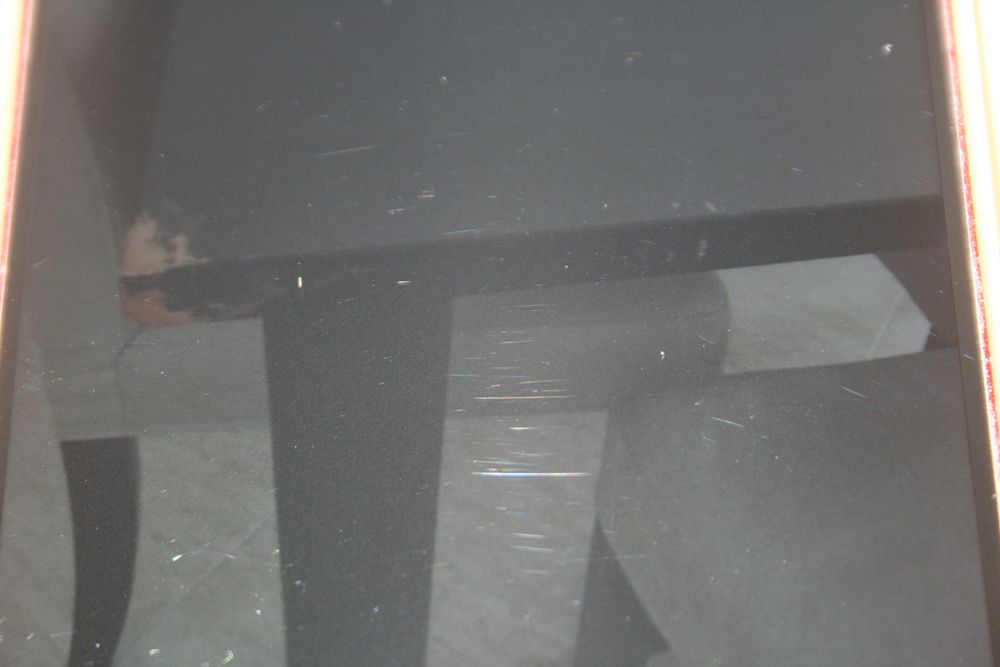 Mesa em madeira e cadeiras