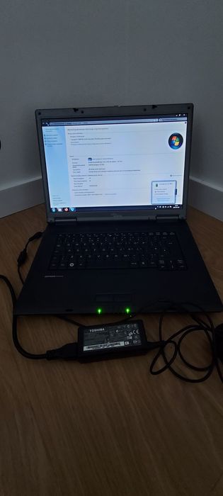 Laptop Fuijtsu Smimens Esprimo 3 GB RAM  Intel Duo Core 1,46 MHz