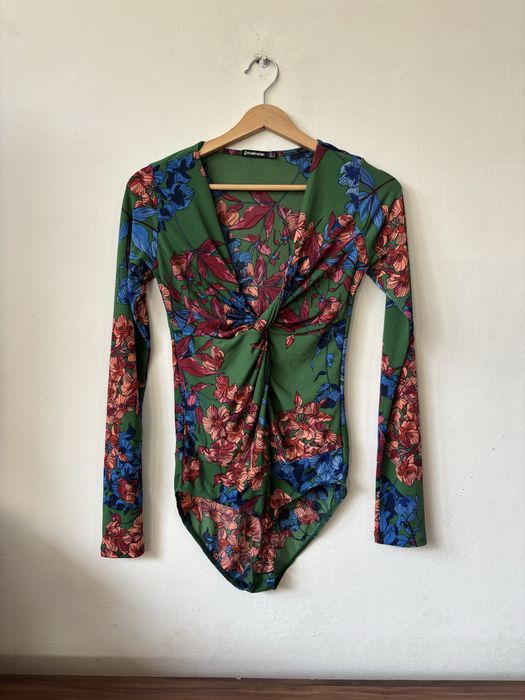 Body Stradivarius S zielone kolorowe kwiaty