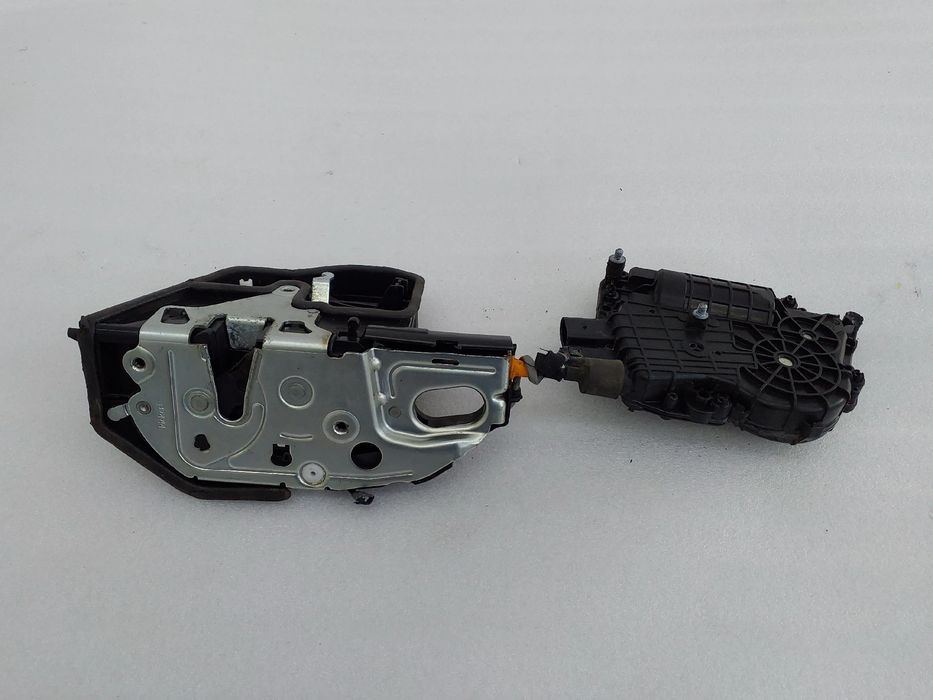 Fechadura / fecho porta trás esquerdo BMW X6 (E71, E72)