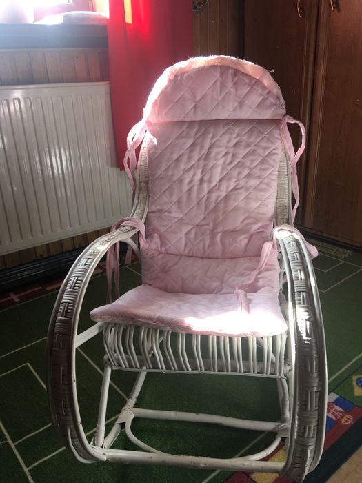 Willinowy fotel bujany dla dziecka