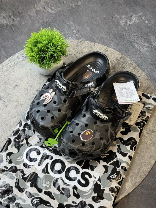 Тапки Crocs x BAPE / Тапочки Крокси Бейп / кроксы бейп / crocs bape / крокси бейп