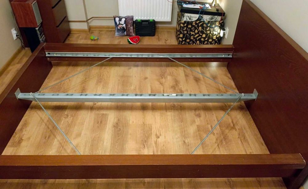 ŁÓŻKO  IKEA MALM ciemny brąz 140x200 bez materaca