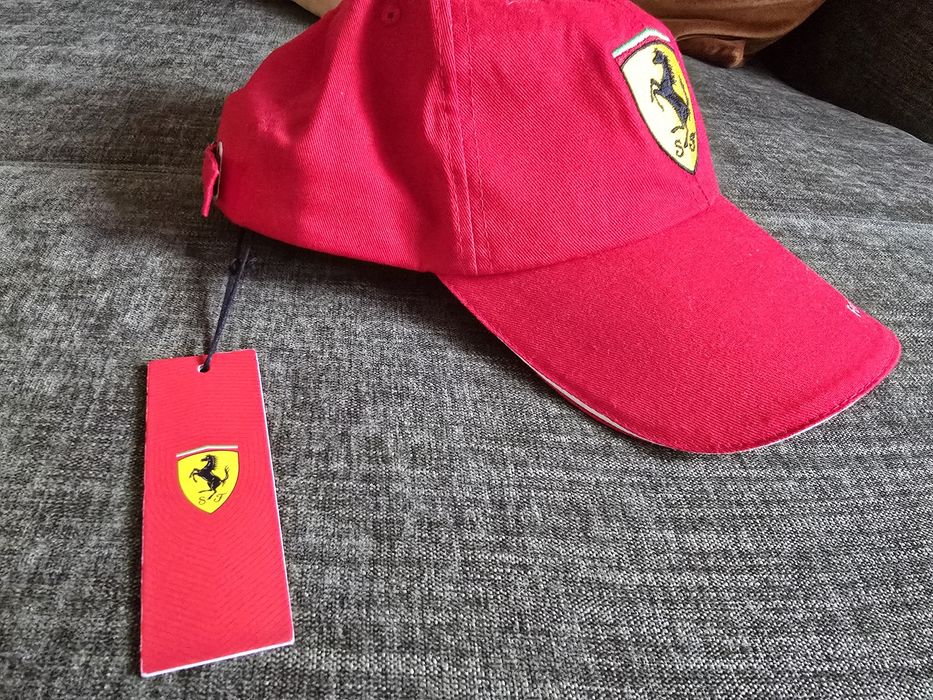 Boné Ferrari - Formula 1 Club