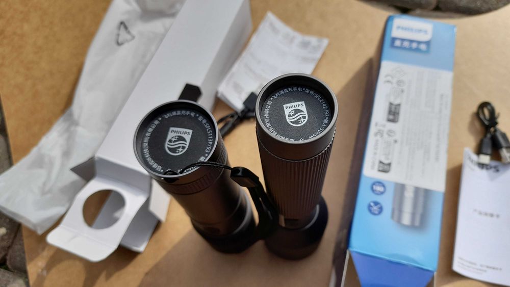 Фонарь PHILIPS . Ліхтар Філіпс.