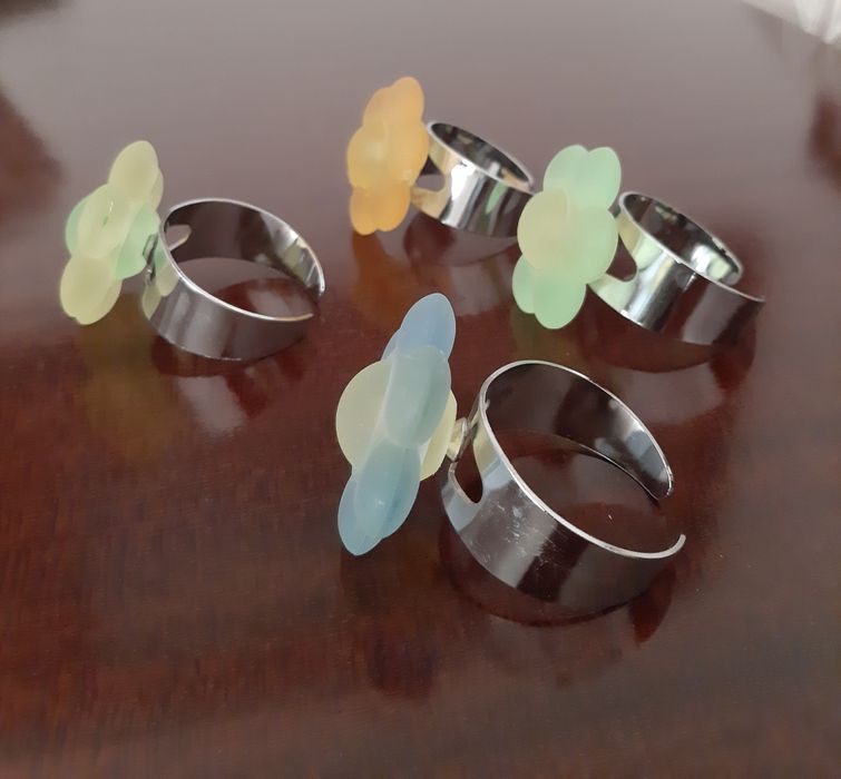 Quatro  anéis  para guardanapos