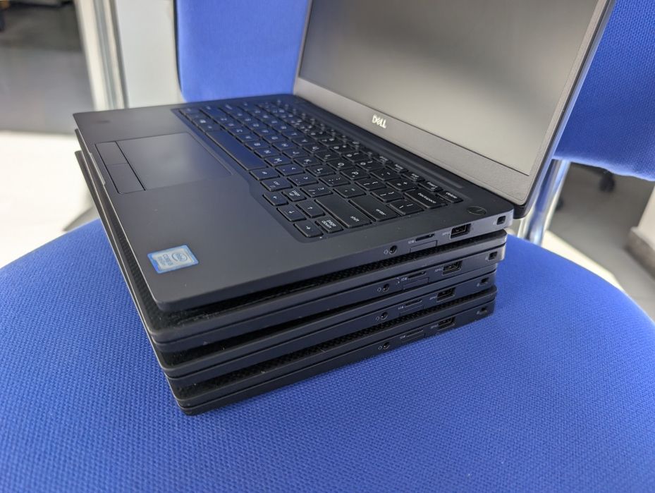 Чотириядені ноутбуки для роботи  Ноутбук Dell Latitude 7300є кількість