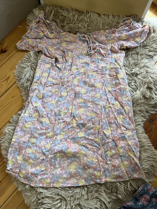 Primark letnia sukienka w kwiatki krótka hiszpanka z rękawami r L