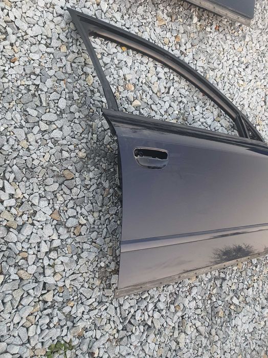 Audi A4 B7 drzwi prawy przód pod kolor LZ5J