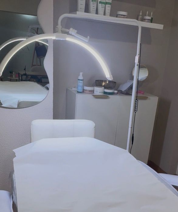 Candeeiro de pé Glow PRO – Iluminação Profissional