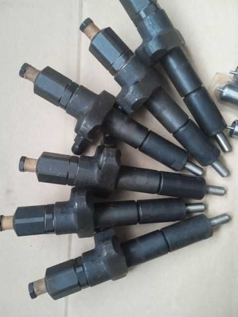 wtryskiwacze nowe ursus zetor  1634/1234/914/912/385 końcówki wtrysku