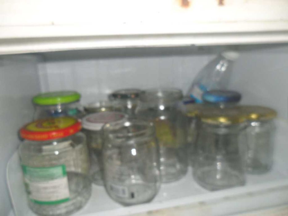 Продам банку разного обьема с крышками закрутками и  1л и  3л